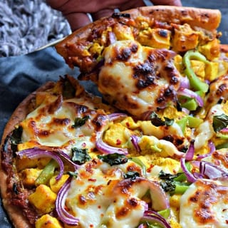 Butter Paneer Pizza